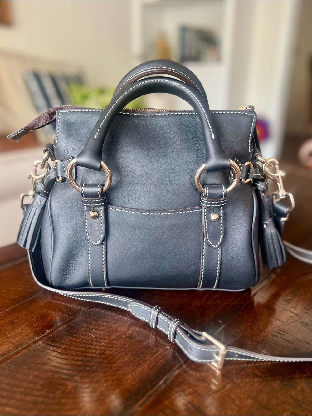 Dooney & Bourke 1975 Black Leather Dome Satchel Crossbody Bag Gold Hardware - Picture 3 of 10